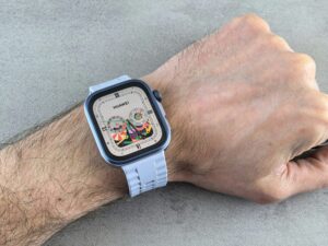 バンドの締め付けで手首が痛い